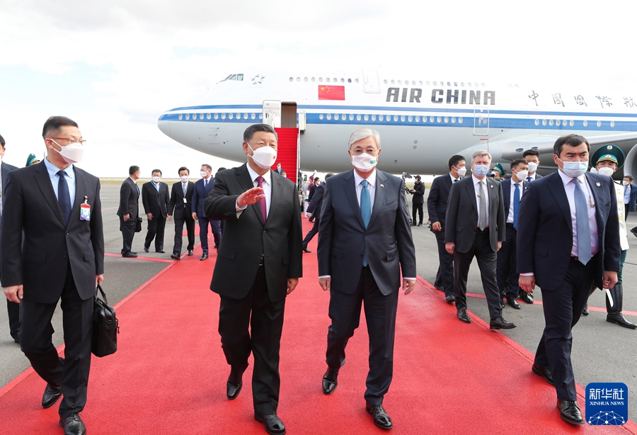 Xi Mula Lawatan ke Kazakhstan