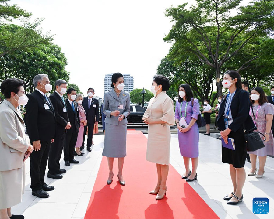 Peng Liyuan Kunjungi Institusi Muzik di Thailand
