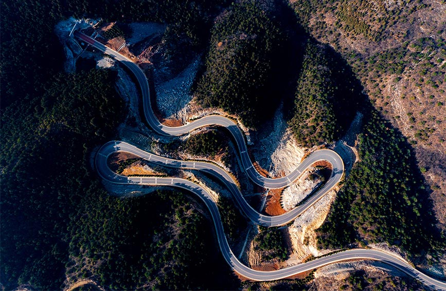 Jalan Berliku-liku di Gunung Taihang