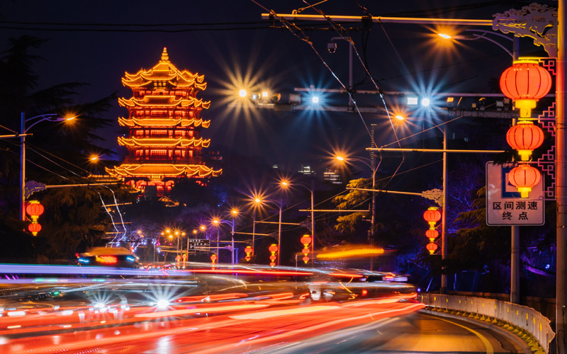 Lampu Perayaan Terangi Kota Wuhan