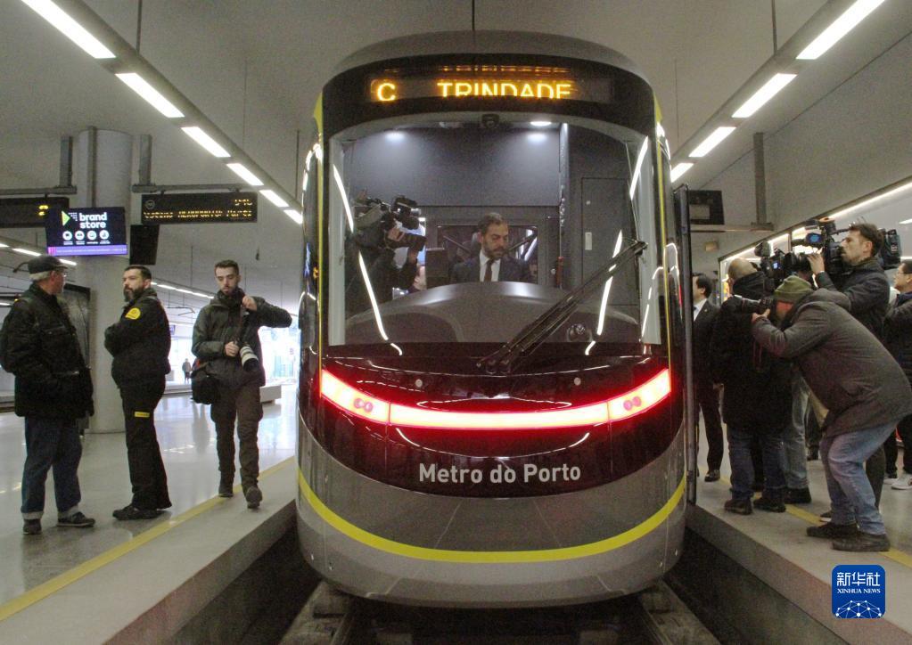 Majlis Penyerahan Tren Metro Buatan China Pertama di Portugal