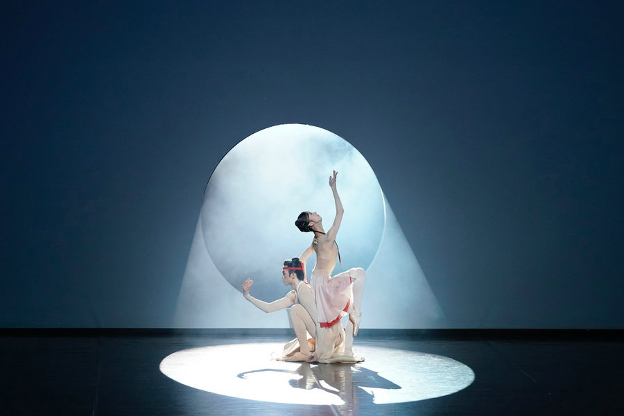 Mimpi Rumah Agam Merah, produksi terbaharu Balet Kebangsaan China dipertunjukkan di Beijing pada 10 Februari. (foto: Shi Ren/China Daily)