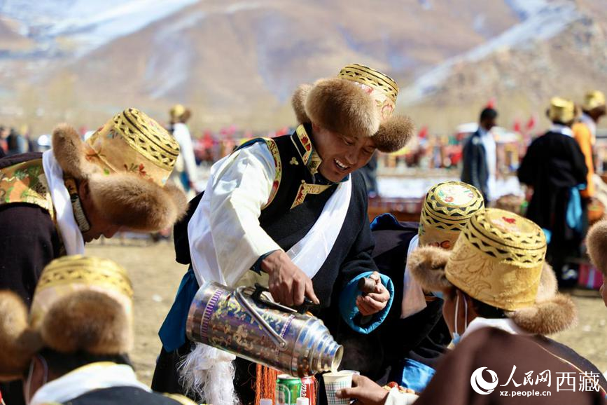 Petani Tibet Adakan Upacara Bajak Musim Bunga