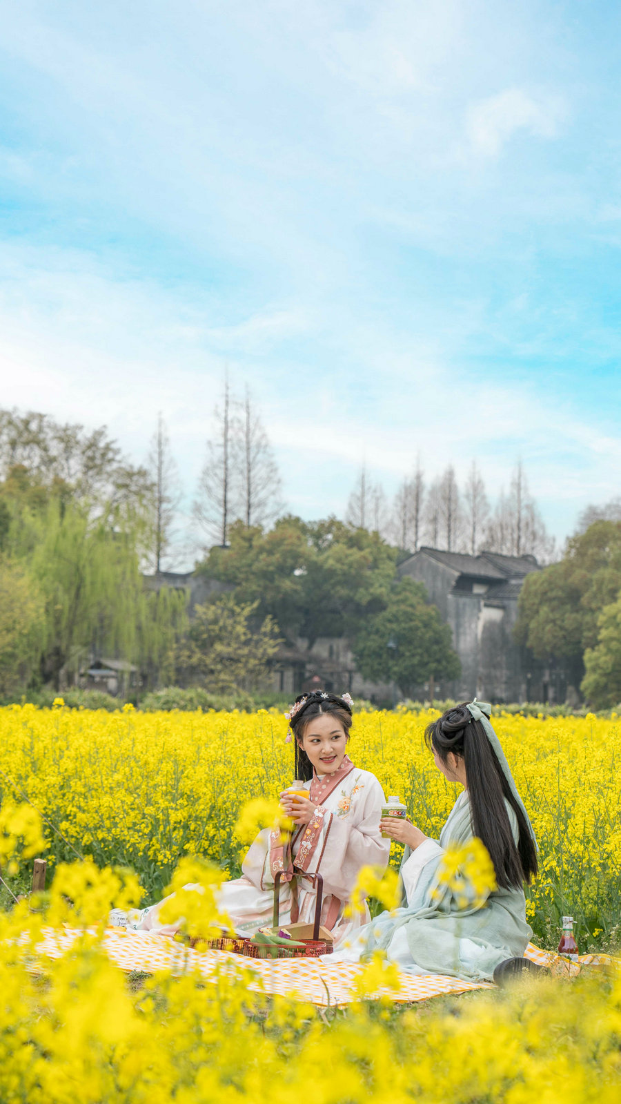 Pekan Wuzhen di provinsi Zhejiang yang digelar sebagai “pekan air” melancarkan karnival musim bunga yang berlangsung selama dua bulan bermula dari 1 April. (foto: China Daily)