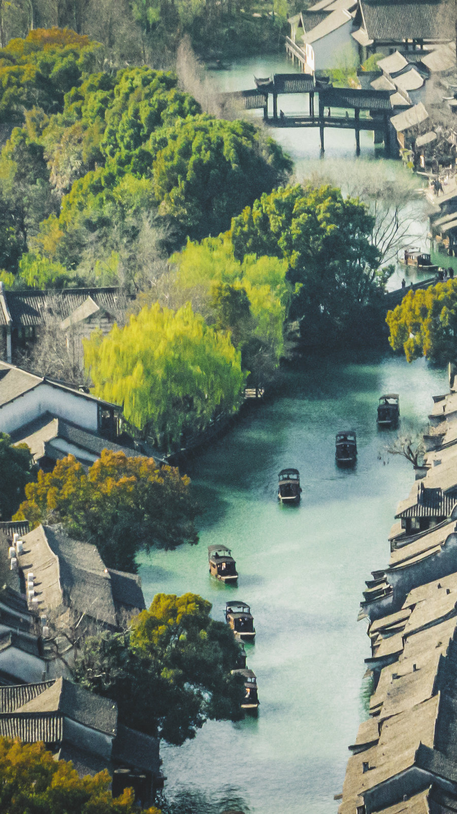 Pekan Wuzhen di provinsi Zhejiang yang digelar sebagai “pekan air” melancarkan karnival musim bunga yang berlangsung selama dua bulan bermula dari 1 April. (foto: China Daily)