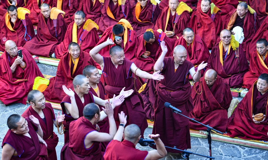 13 Sami Buddha Tibet Terima Ijazah Setara Kedoktoran