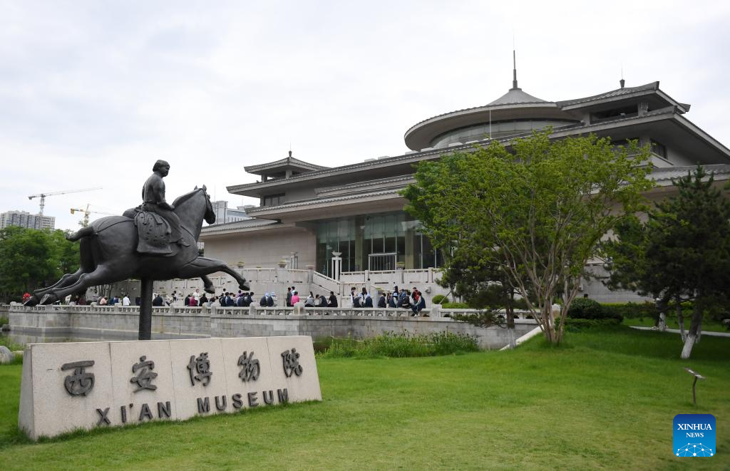 Orang ramai mengunjungi Muzium Xi’an di provinsi Shaanxi, barat laut China pada 8 Mei 2023.