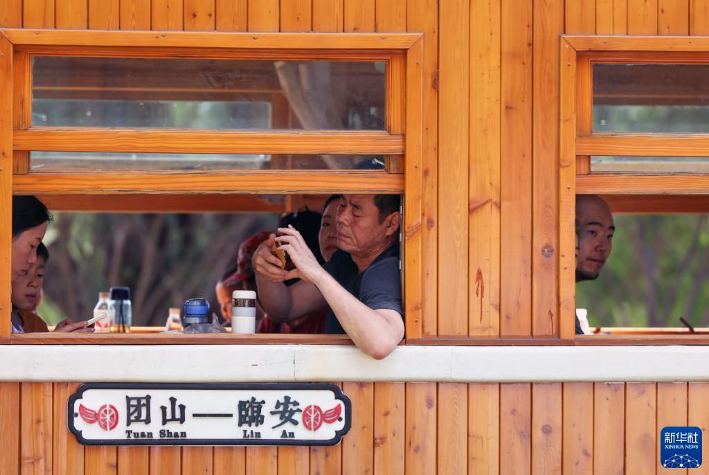 Kereta Api Kuno Yunnan Janjikan Pengalaman Baharu