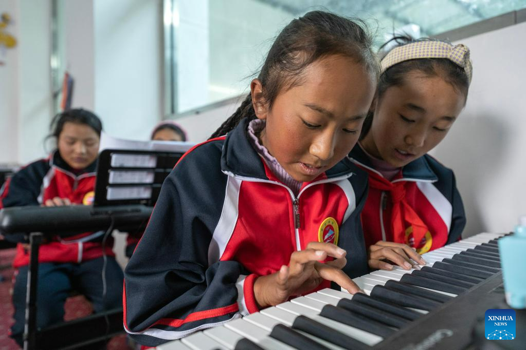 Kanak-kanak Tibet Nikmati Suasana Sekolah Lebih Baik