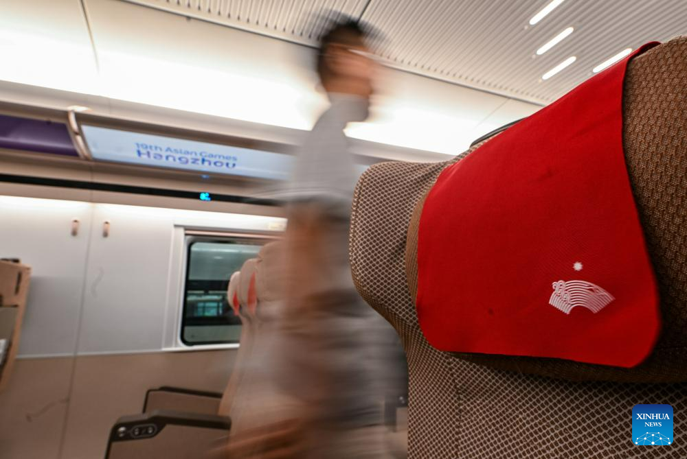 Tren Laju Fuxing Rekaan Khas Sukan Asia Hangzhou Dirasmikan