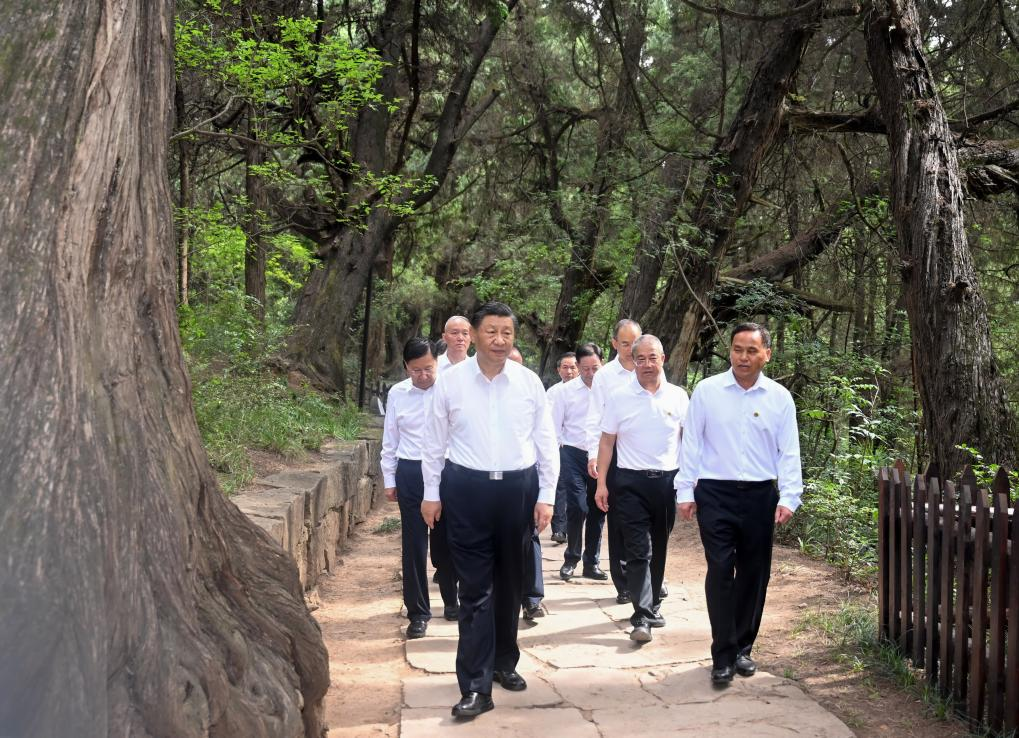 Xi Jinping Tinjau di Sichuan