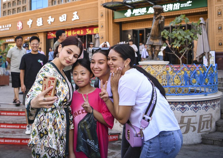 Festival Tarian di Xinjiang Dorong Pertukaran Budaya