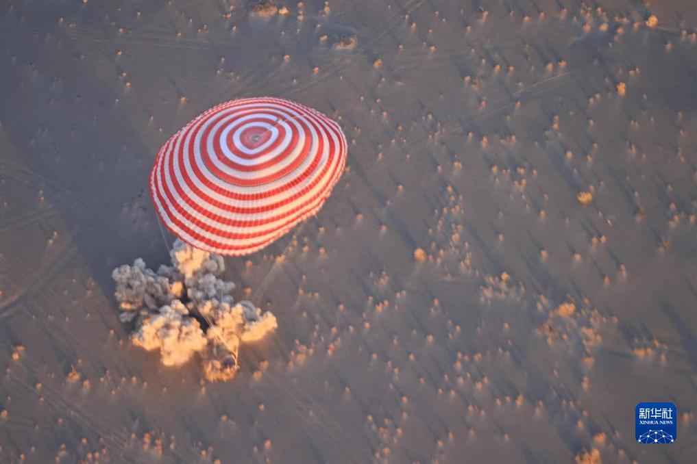 Kru Kapal Shenzhou-16 Selamat Kembali ke Bumi