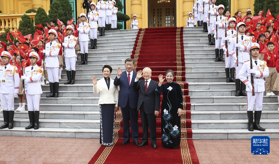 Xi Adakan Rundingan dengan Nguyen Phu Tron