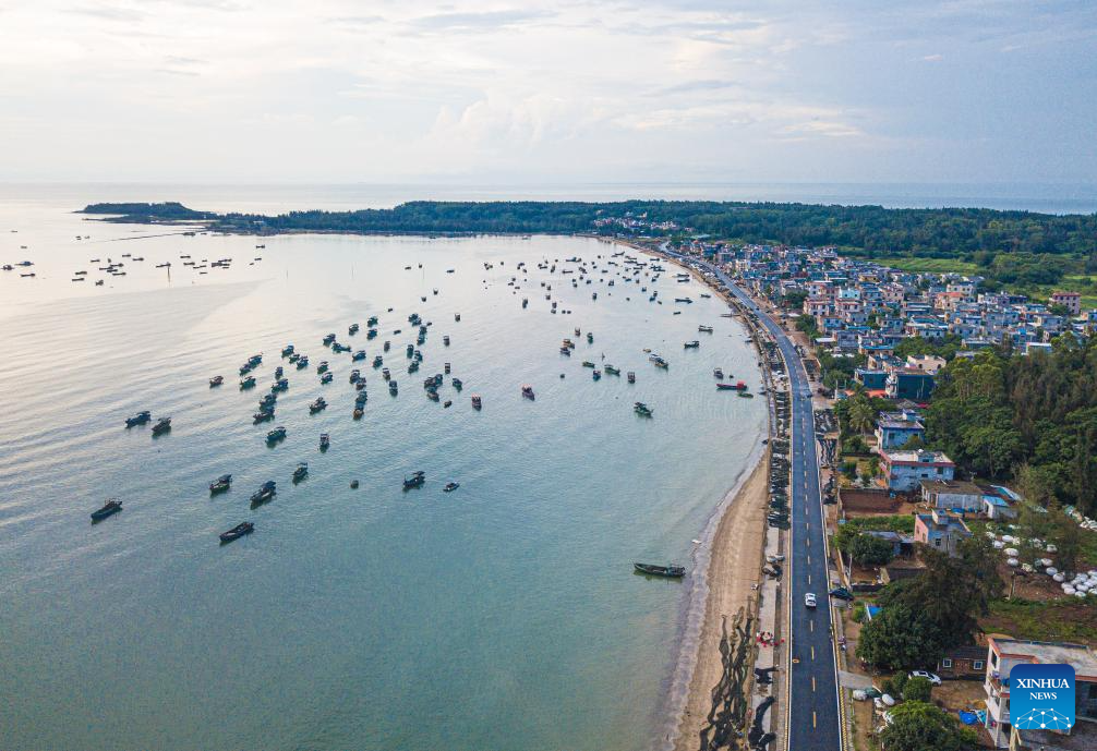 Lebuh Raya Persiaran Pesisir Pantai Dibuka di Hainan