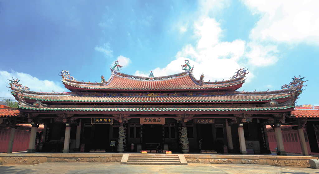 Dewan utama dalam Tokong Tian Hou Gong. (Foto ihsan Stesen Radio dan Televisyen Quanzhou)