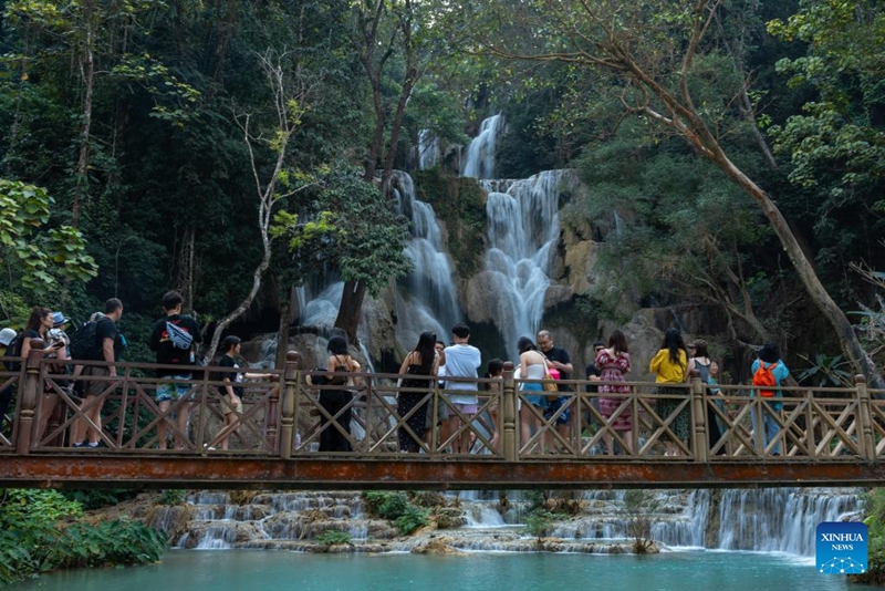 Laos Sambut Baik Ledakan Pelancongan Dibawa Kereta Api China-Laos