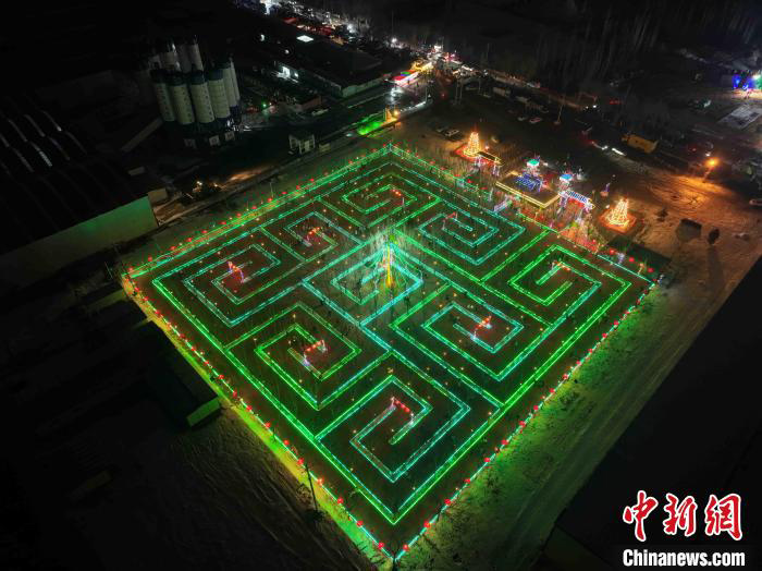 Foto ini menunjukkan “Jiuqu” yang dibina di pekan Mizhi di bandar Yulin, provinsi Shaanxi. (China News Service/Chen Ming)