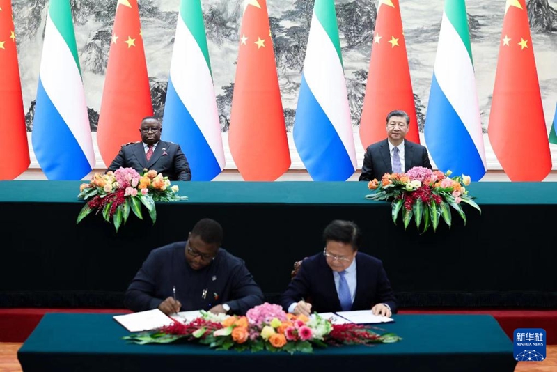 Xi Adakan Rundingan dengan Presiden Sierra Leone
