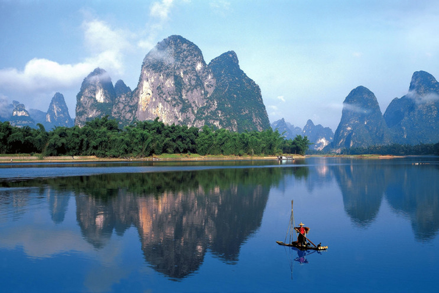 Guilin, terkenal dengan pemandangan alam semula jadi yang indah, menarik berjuta-juta pelancong setiap tahun. (Foto/IC)