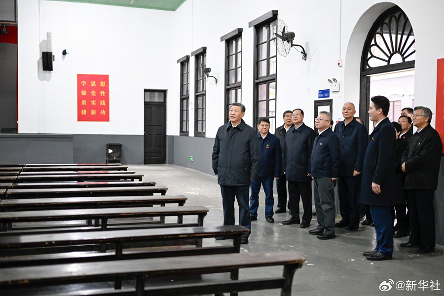 Xi Adakan Tinjauan di Hunan