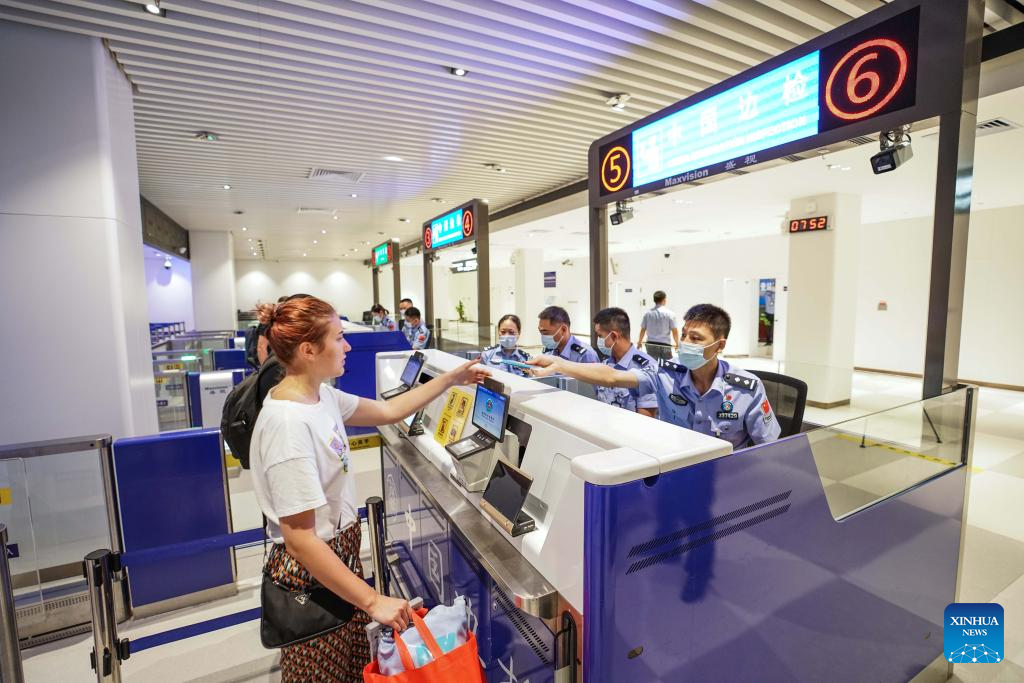 Lebih 940,000 Pelancong Manfaatkan Dasar Bebas Visa di Hainan