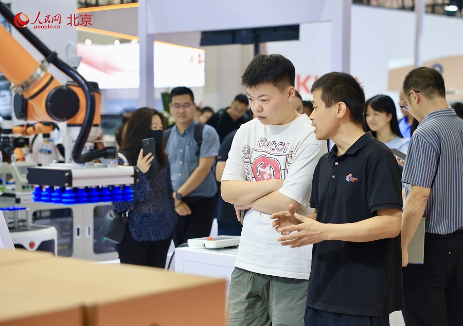 27 Robot Humanoid Ditampilkan dalam WRC 2024