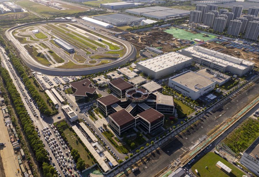 Foto yang diambil menggunakan dron pada 16 Mei 2024 ini memaparkan trek percubaan bandar milik Syarikat Teknologi Volkswagen China (VCTC) di Hefei, Provinsi Anhui, timur China. (Xinhua)
