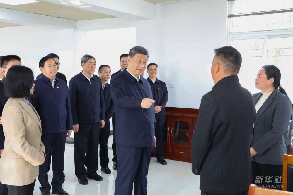Xi Adakan Tinjauan di Hubei