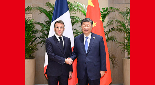 Xi Bertemu Presiden Perancis