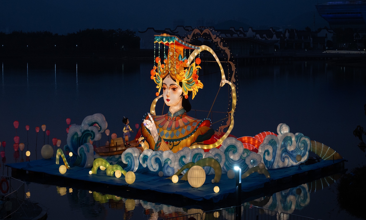 Lantera dewi Mazu. (Foto ihsan Lin Tianhong)