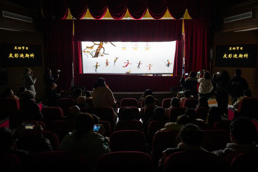 Wayang Bayang Tradisional Hidup Semula di Sichuan