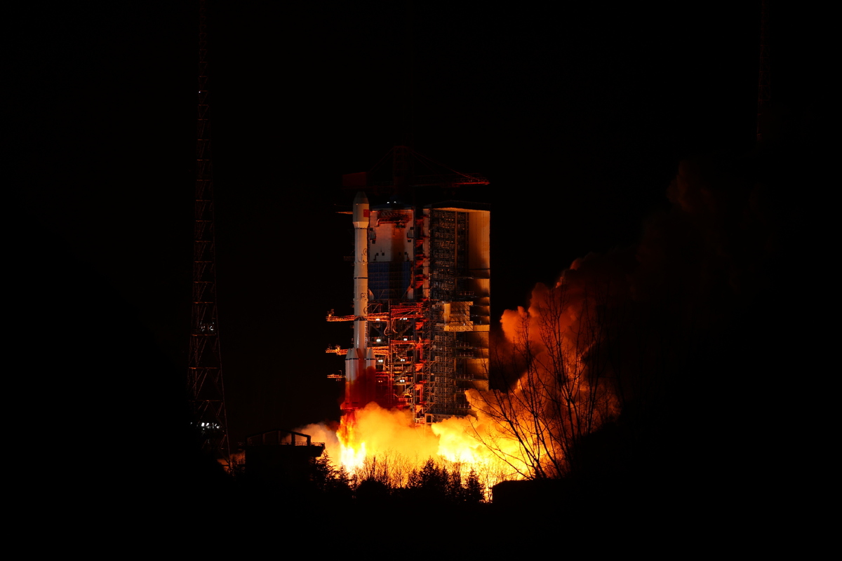 China melancarkan satelit percubaan baharu untuk teknologi komunikasi ke ruang angkasa dari Pusat Pelancara Satelit Xichang di Provinsi Sichuan pada awal pagi 10 Mac 2025. (foto/Xinhua)
