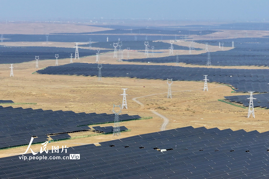 Foto: Gurun Gobi di Ningxia Jadi Loji Kuasa Hijau