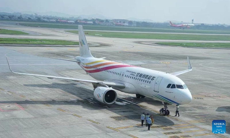 Foto ini memperlihatkan penerbangan terus pertama syarikat penerbangan Colorful Guizhou dari Guiyang ke Hanoi di Lapangan Terbang Antarabangsa Longdongbao Guiyang di Provinsi Guizhou pada 31 Ogos 2024. (Oleh Xinhua)