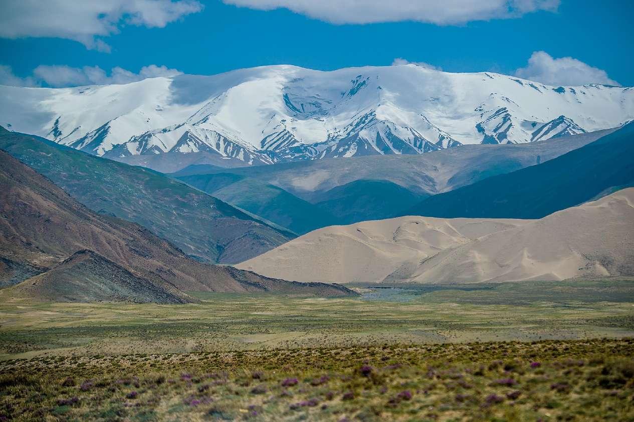 Foto memperlihatkan Rizab Alam Semula Jadi Kebangsaan Hoh Xil di Provinsi Qinghai, barat laut China. (People’s Daily Online/Zhao Guanliang)