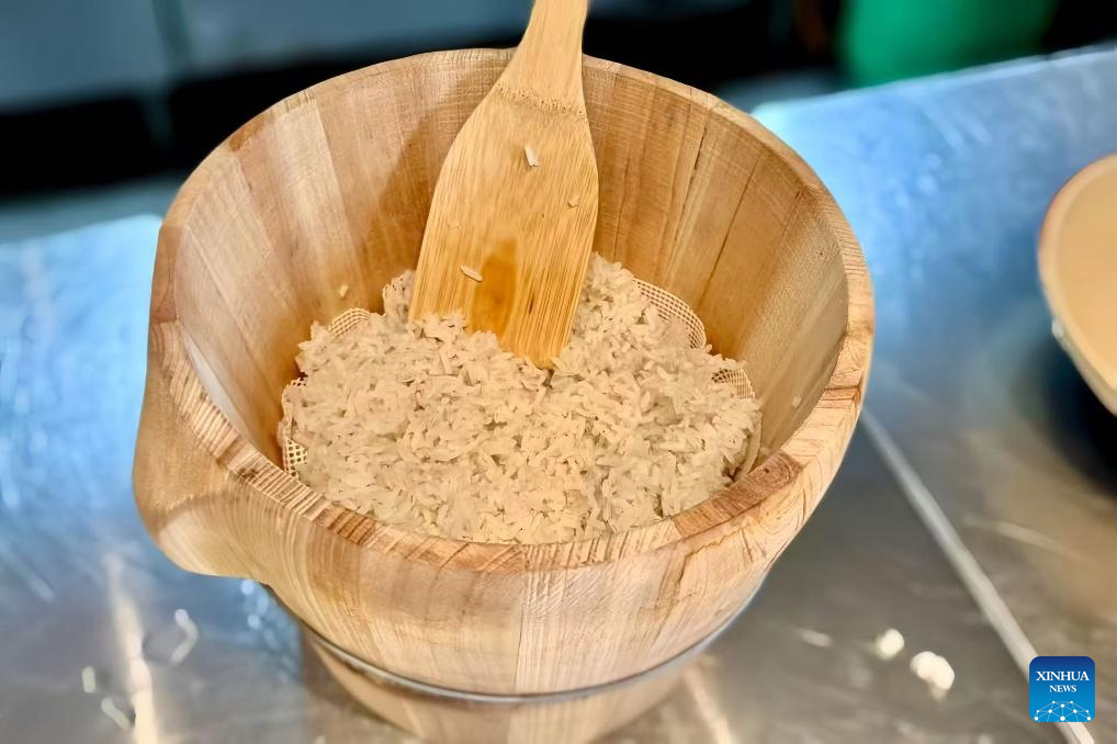 Foto bertarikh 17 April 2025 ini memaparkan hidangan nasi yang dimasak mengikut resipi yang tercatat dalam manuskrip bertajuk ‘Shi Fang’, sebuah teks purba pada zaman Dinasti Han Barat (202 SM – 8 Masihi) di Changsha, Provinsi Hunan di tengah China. (Xinhua/Zhang Ge)