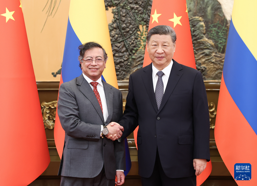 Xi Adakan Pertemuan dengan Presiden Colombia di Beijing
