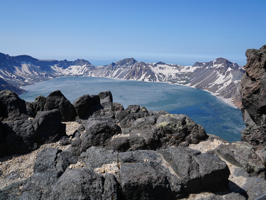 Foto memperlihatkan Tasik Tianchi. (People’s Daily Online/Li Yang)
