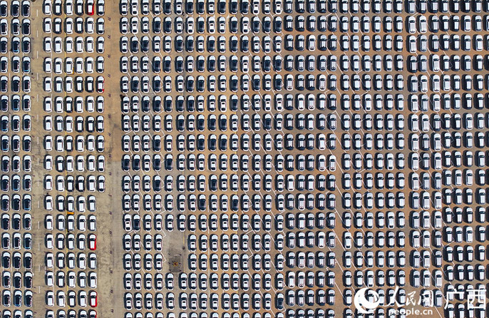 Foto: Kereta Sedia untuk Eksport di Pelabuhan Qinzhou, Guangxi