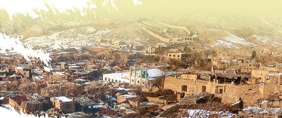 Foto memperlihatkan kampung Tuyugou di kaki Gunung Flaming di kaunti Shanshan, bandar Turpan, Wilayah Autonomi Uygur Xinjiang di barat laut China. (People’s Daily/Li Yanan) 
