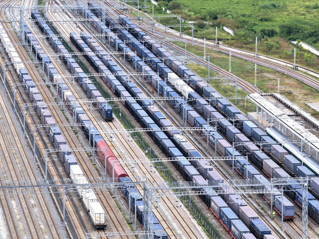Landasan Kereta Api China–Laos Catat Lebih 60,000 Tren Kargo