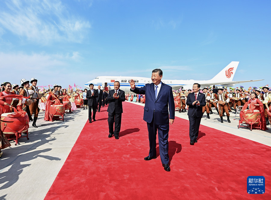 Xi Tiba di Urumqi