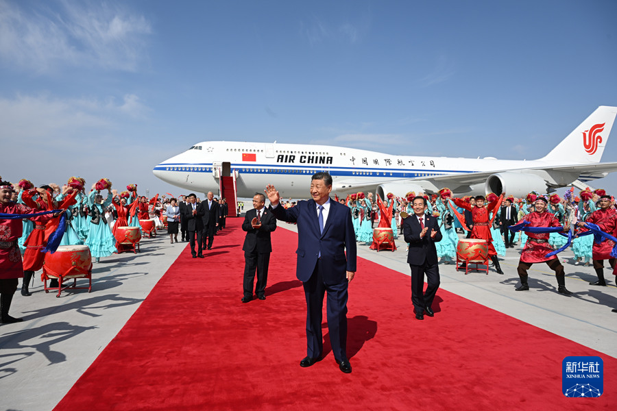 Xi Tiba di Urumqi