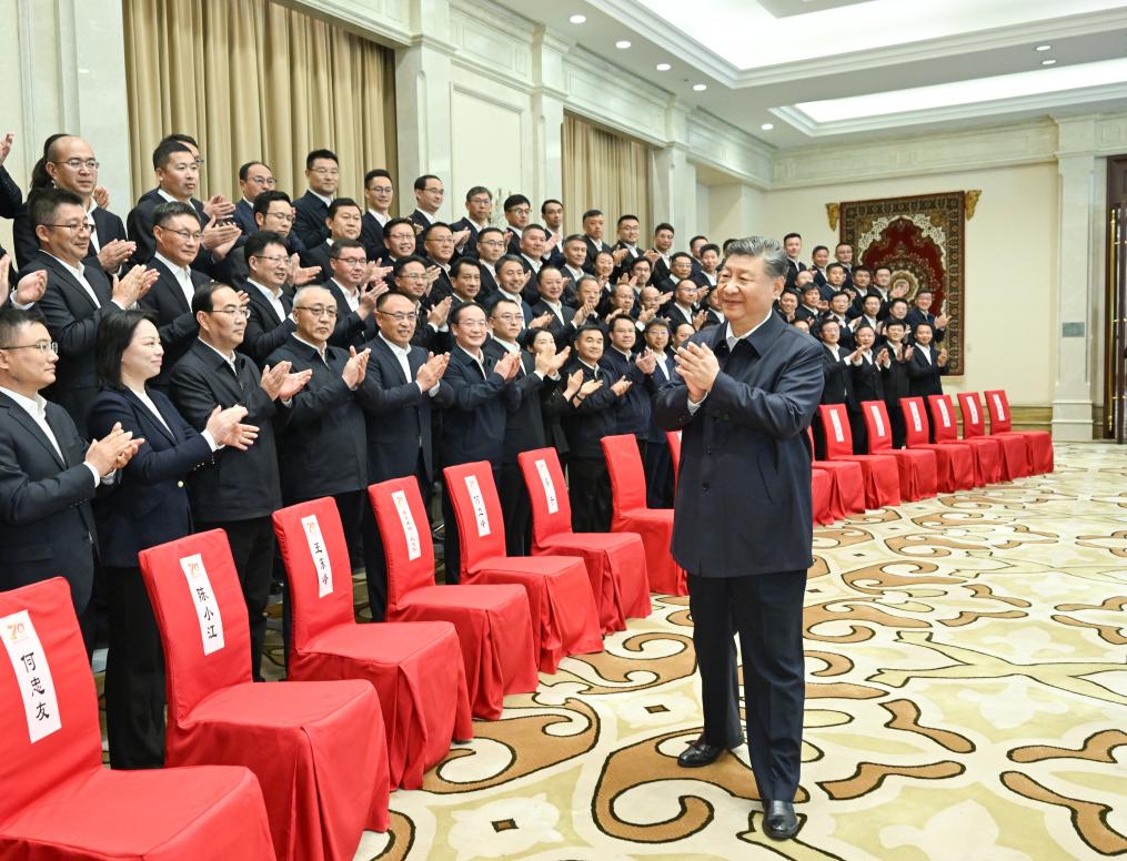 Xi Bertemu Wakil Pelbagai Lapisan Xinjiang