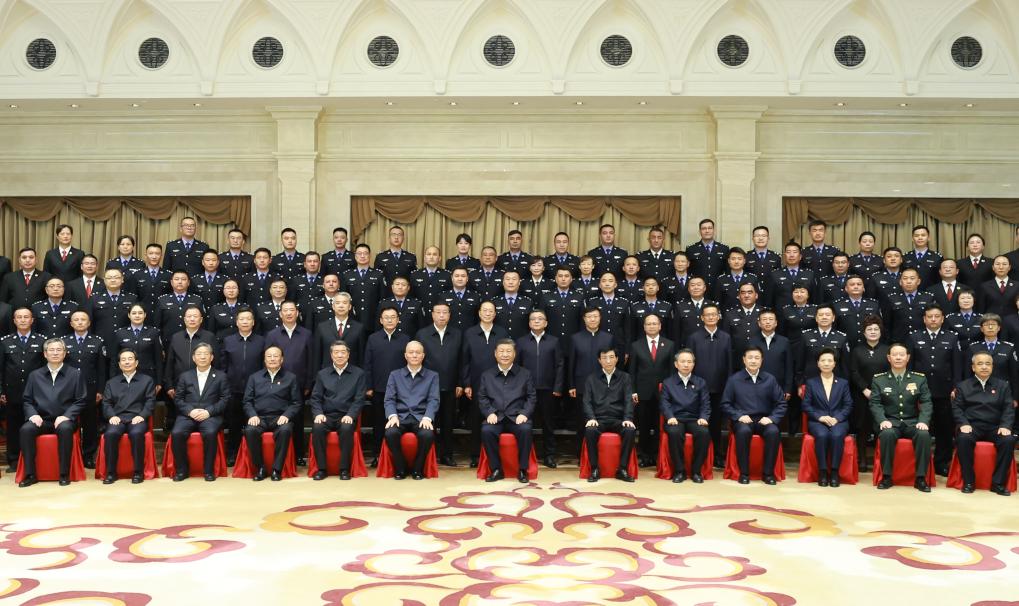 Xi Bertemu Wakil Pelbagai Lapisan Xinjiang