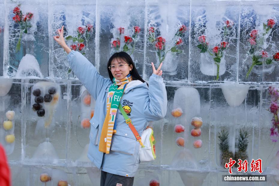 Dinding “Jeli” Beku di Shenyang Tarik Perhatian Ramai