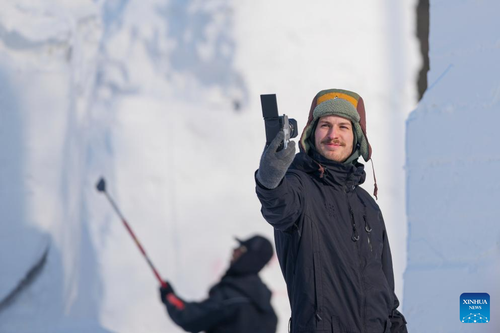 Pertandingan Arca Salji Harbin Buka Tirai