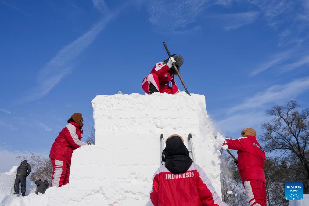 Pertandingan Arca Salji Harbin Buka Tirai