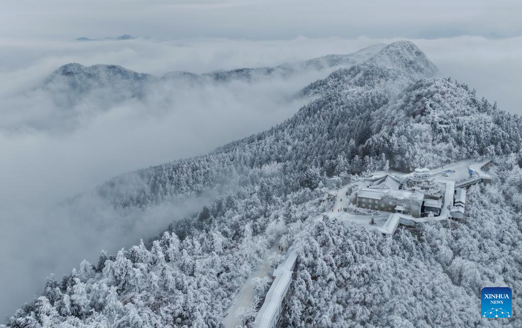 Foto dron bertarikh 22 Januari 2026 memaparkan pemandangan rime di kawasan berpemandangan indah gunung Hengshan di bandar Hengyang, provinsi Hunan, tengah China. (Foto oleh Cao Zhengping/Xinhua)